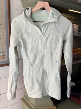 Lululemon Hooded Define Jacket Light Blue Nulu fabric Size 4